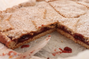 Crostata al grano saraceno e marmellata di lamponi